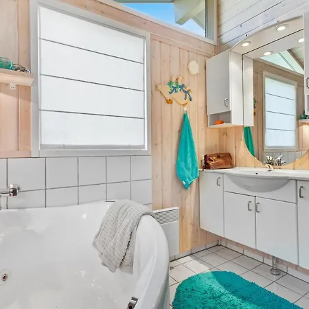 Ferienhaus Lovely, Authentic 350 Meters From The