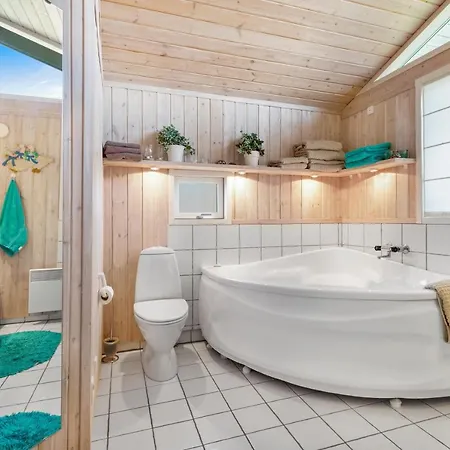 Ferienhaus Lovely, Authentic 350 Meters From The